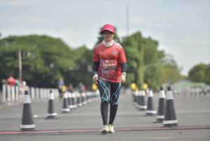 BIB: 0220, 
                            <button type="button" onclick="openModal(4944045)" class="btn btn-primary btn-sm float-right btn-popup" data-toggle="modal" data-target=".modal-high-quality">
                        <i class="fas fa-shopping-cart"></i> Add to Cart
                    </button>
                                            <button type="button" onclick="isThisMe(4944045, true)" class="btn btn-success btn-sm float-right btn-popup btn-isme hidden" data-toggle="tooltip" data-placement="bottom" title="นี่คือรูปของคุณใช่ไหม คลิกที่นี่เพื่อเอาเข้าอัลบั้ม">
                        <i class="fas fa-plus"></i> Add to album
                    </button>
                    <button type="button" onclick="isThisMe(4944045, false)" class="btn btn-warning btn-sm float-right btn-popup btn-isnotme hidden">
                        <i class="fas fa-ban"></i> Remove from album
                    </button>